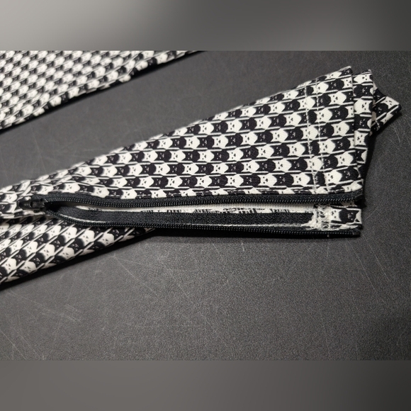 Betabrand Black and White Novelty Checkered Cat Print Ankle Zip Skinny Pants M - Picture 6 of 12